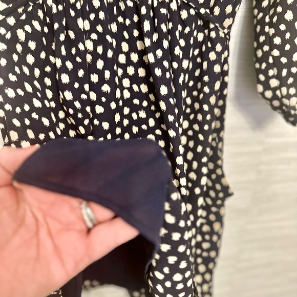 Creative Concept black & White Dress with large collar and flattering tie back. - Picture 8 of 9